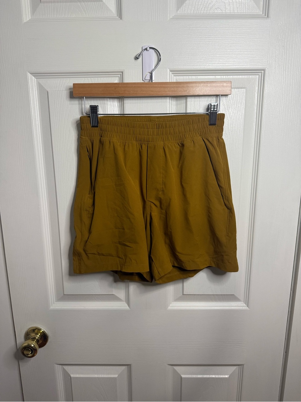 LULULEMON men’s five inch liner less pace breaker shorts